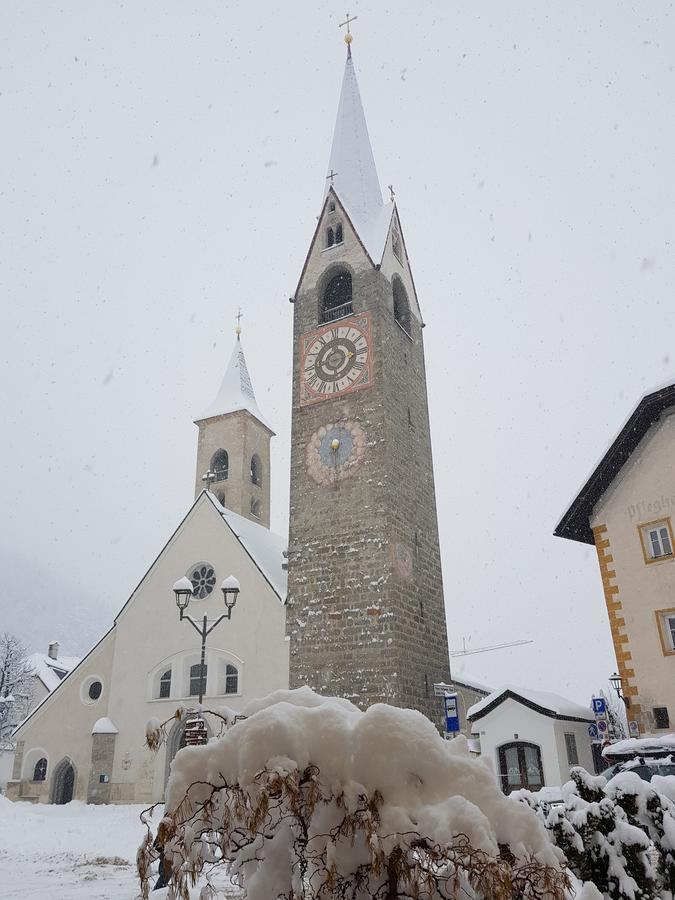 Gasthof Traube San Lorenzo di Sebato Exteriör bild