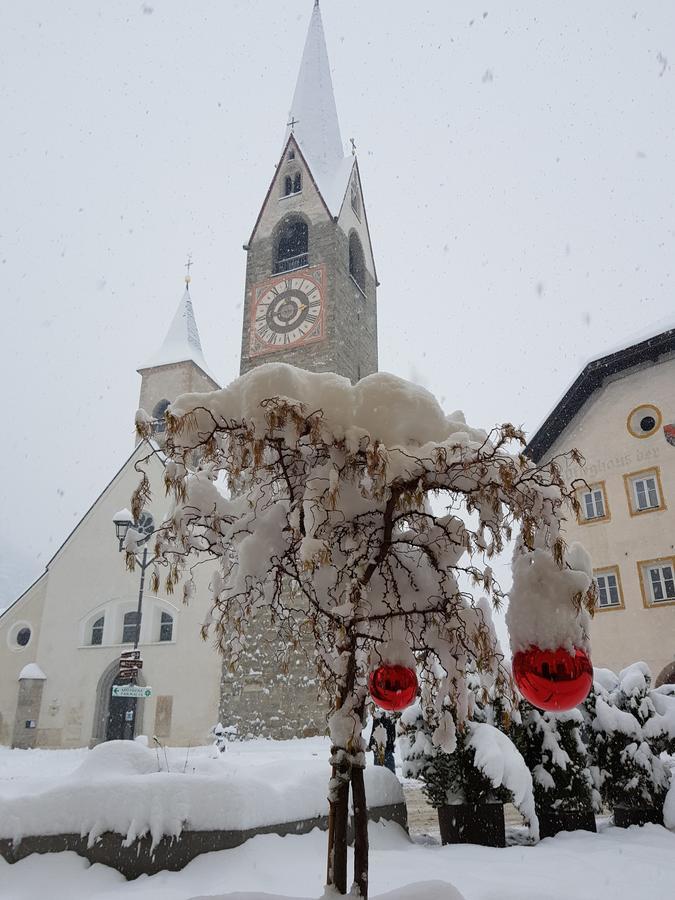 Gasthof Traube San Lorenzo di Sebato Exteriör bild